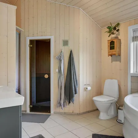 In With Sauna